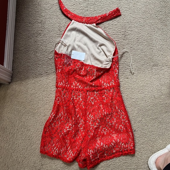 Red lace halter romper - Picture 4 of 4